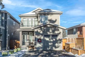 Entire Luxury Inner City Infill Home, mins to DT - Image 4