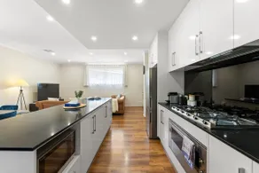 4BR Holiday Home - Kurralta Park btw City and Sea - Image 3
