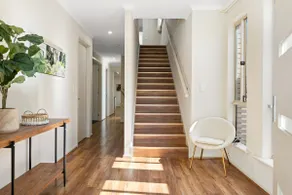 4BR Holiday Home - Kurralta Park btw City and Sea - Image 2