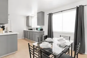 Charming Two Bedroom! Sleeps 6! Close To Strip! - Image 4