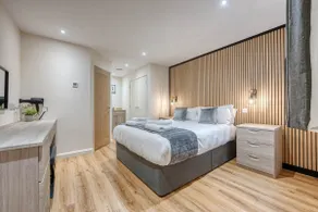 Contemporary Stockton Studio Room - Free WiFi - Parking - Image 5