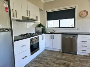Lake View Villa 2 - Image 5