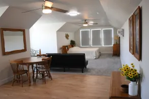 Bright, new country guesthouse - Image 3