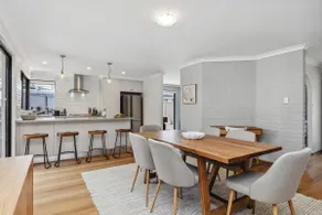 Sea La Vie ~ Pet Friendly Coastal Chic Broadwater Retreat - Image 5