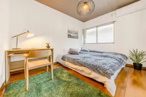 Close to UNY, Max 11 people/124 ㎡. Modern Japanese house facing the forest. VOD available/5 bedrooms for a relaxing stay - Image 5