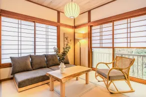 Close to UNY, Max 11 people/124 ㎡. Modern Japanese house facing the forest. VOD available/5 bedrooms for a relaxing stay - Image 3