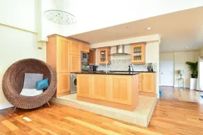 Bayview Penthouse in Salthill - Image 2