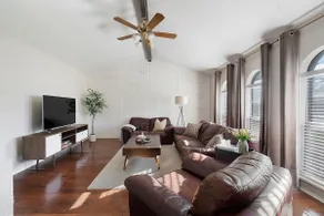 Homestead Haven - 3BR 2BA+Yard! - Image 3