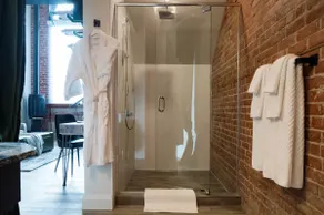 48 King West - The Nest - Image 2