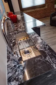 48 King West Boutique Hotel - Image 3