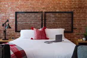 48 King West Boutique Hotel - Image 2