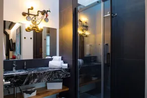 48 King West Boutique Hotel - Image 5