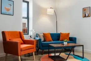 13 mins DT | 4 mins Lake | Artistic Loft Rooftop - Image 4