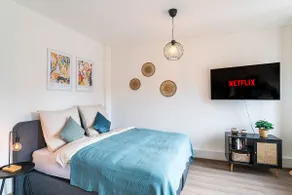 Deluxe Studio, PS4, Parken, Netflix, Klinikum - Image 2