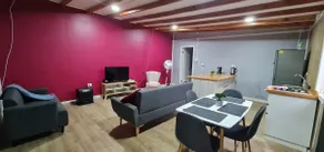 spacious 2 bedroom apartment - Image 5