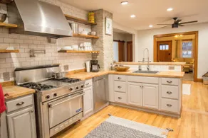 Entire House with a hot tub within a block to Frankenmuth's Main street. - Image 3