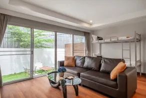 Apt for 5 , Near BTS 500m , private garden 4 smoke - Image 2