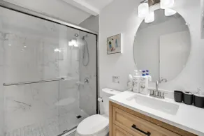 10 Mins to Strip Family-Friendly 4B/3B Two Story - Image 5