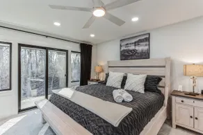 Riverfront Haven: Hot Tub, 5 Beds, Kayaks & More - Image 5