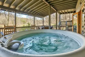 Leaves changing! Luxury, babbling river. Hot Tub! - Image 5