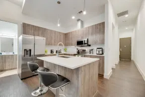 Snappy loft style 2BR I Gym I Parking I Workspace - Image 5
