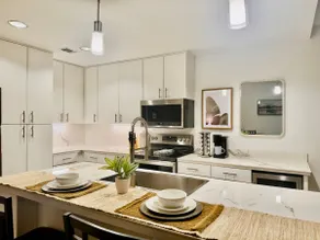 Elegant Suite in High-Rise! - Image 2