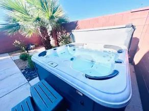 Spacious & Cozy Desert Getaway - Image 2