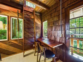 Dual Cabins & Treehouse - Image 4