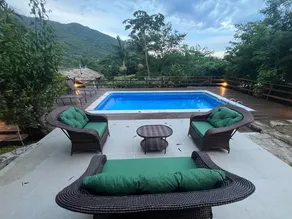 Paradise Hillside Retreat - Image 2