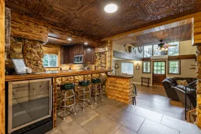 35 Acres, Hiking Trails, Hot Tub, Gazebo, Pets OK - Image 3