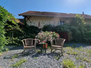 Spacious luxury farmhouse - Image 3