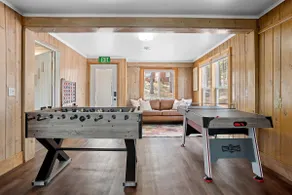 Pondside Lodge: Hottub + Sauna +Firepit +Game Room - Image 2