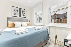 Spacious 2BR for Urban Comfort - Image 5