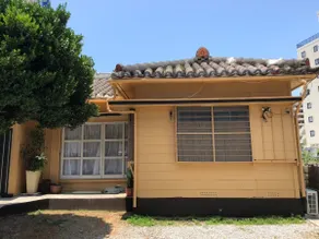 Entire Okinawan traditional house | 3-minute walk from Monorail station | Up to 9 people | Parking available - Image 4