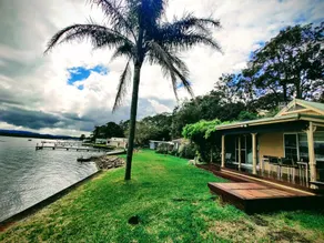 Absolute waterfront 3 bedroom cute family cottage! - Image 4