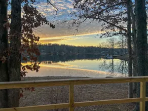 Lakefront Cottage with Hot Tub & Views! - Image 4