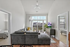 Modern Loft in Old Town, King St Metro Nearby - Image 5