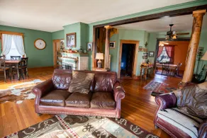 Buchman's Stonehorse Inn - Image 2