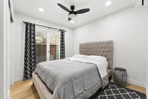 City Charm 2bd room house w/ a King Sz Bed - Image 5