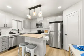 City Charm 2bd room house w/ a King Sz Bed - Image 4