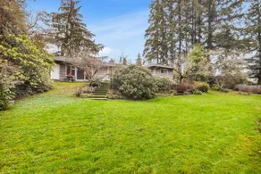Kirkland Luxury Getaway with Backyard & Workspace! - Image 5