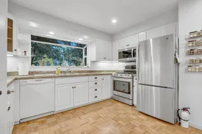 Kirkland Luxury Getaway with Backyard & Workspace! - Image 4
