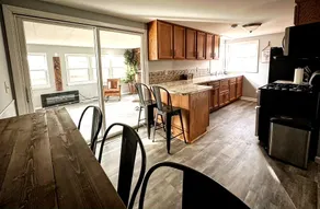 Lakeside Party House & Rustic Garage -sleeps 40 - Image 3