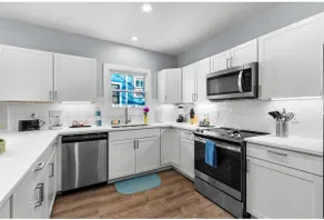 Huge 4BR/2.5BA Downtown Home Perfect For Families! - Image 4
