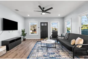 Huge 4BR/2.5BA Downtown Home Perfect For Families! - Image 5