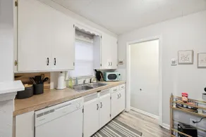 Calming & Relaxing 2br Bungalow near UT, Tol Hosp. - Image 2