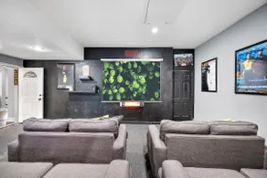 Chic Oasis: HotTub, Theater, Gym - Image 4