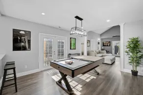 Chic Oasis: HotTub, Theater, Gym - Image 5