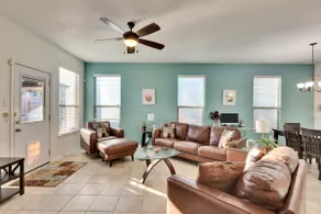 Family & pet Friendly-Sleeps 10 - Image 5