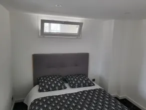 Large Loft-Style Apartment for Up to 4 People - Image 3
